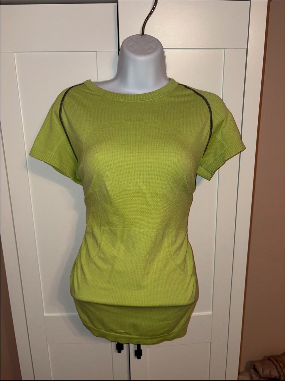 lululemon athletica Lime Short-Sleeve Seamless Performance Tee